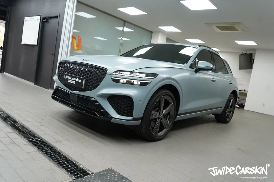 Genesis GV70 vinyl wrap - Genesis GV70 Vinyl Wrap Review — Battleship Gray Transform photo 4