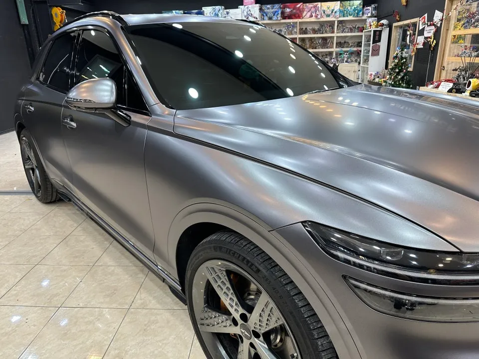 Genesis GV70 PPF施工事例:サテンダークグレーへの変貌 施工写真 2-2