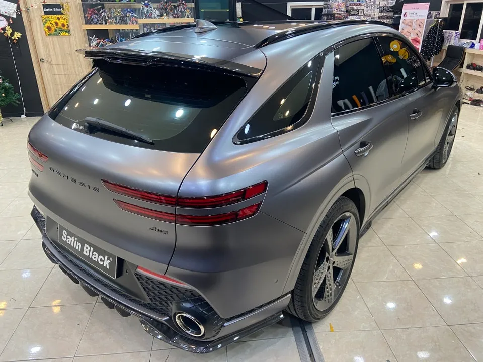 Genesis GV70 PPF施工事例:サテンダークグレーへの変貌 施工写真 3-2
