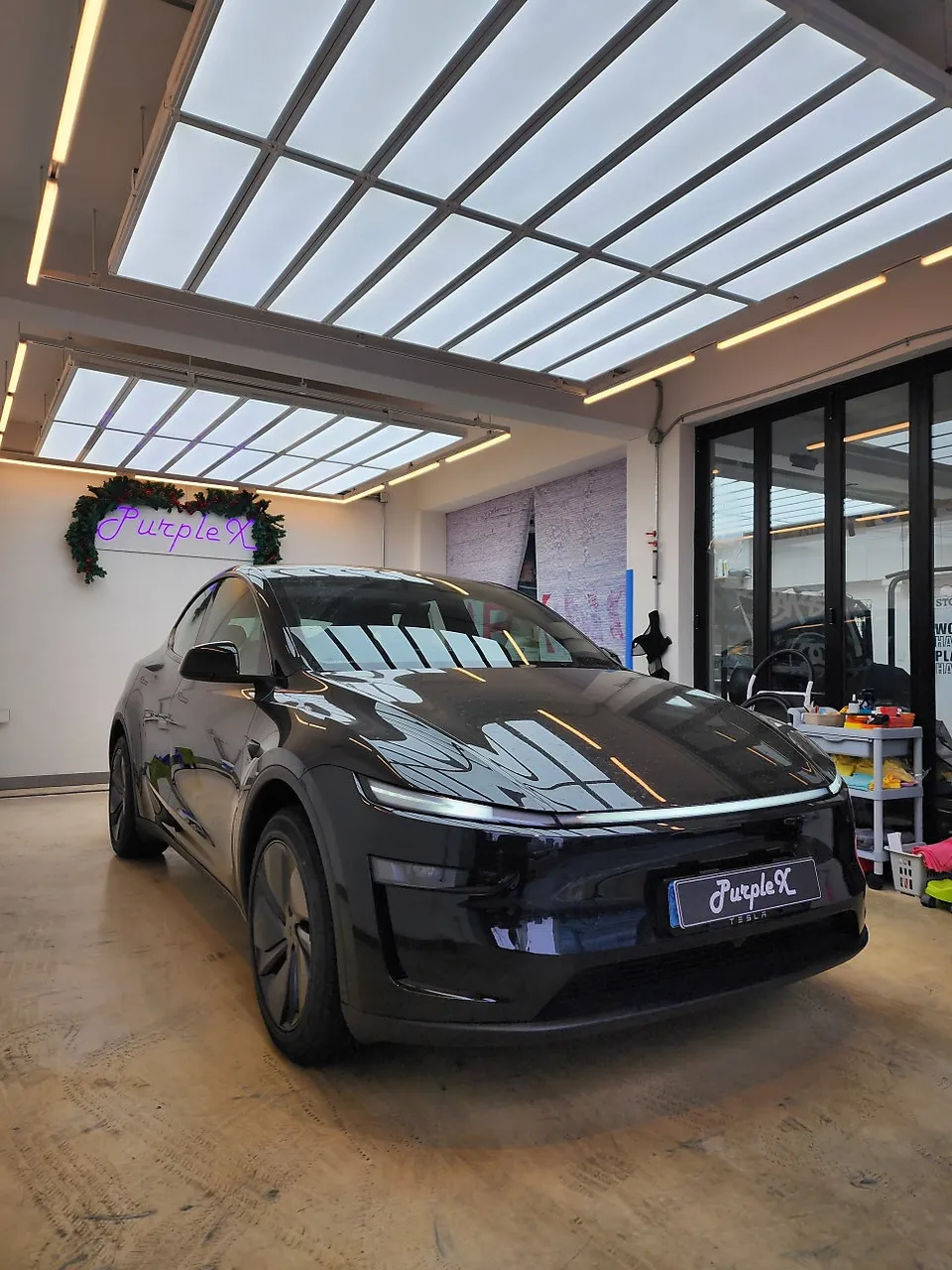 Tesla Model YのPPF施工事例|無光フィルムで個性を演出 施工写真 3