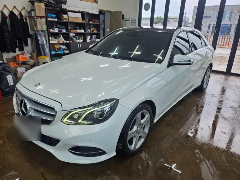 Mercedes-Benz E-Class W212のAndroid Auto・CarPlay取付事例 写真
