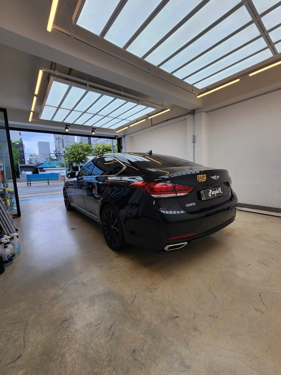 Genesis G80のガラスコーティング事例｜費用目安・仕上がり 写真