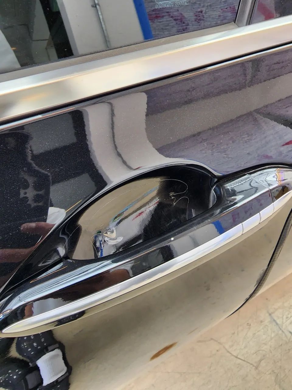 Genesis G80のガラスコーティング事例|費用目安・仕上がり 施工写真 4-1