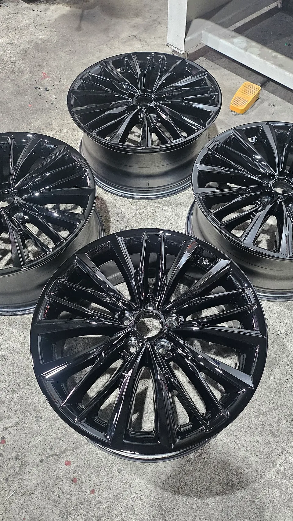 Hyundai Grandeur IGのホイールリペア・塗装事例 施工写真 2
