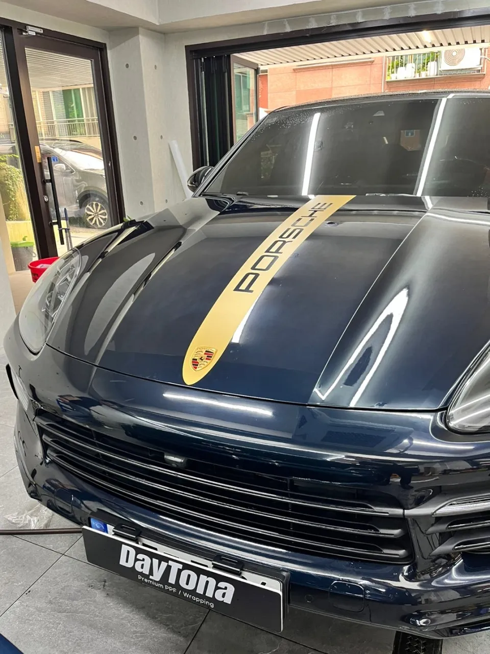 Porsche Cayenne E3 Vinyl Wrap Review — Enhanced Style & Protectio