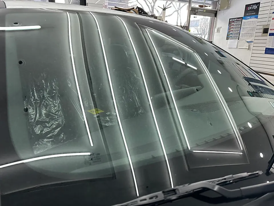 Hyundai Elantra CN7のカーフィルム施工事例 施工写真 4