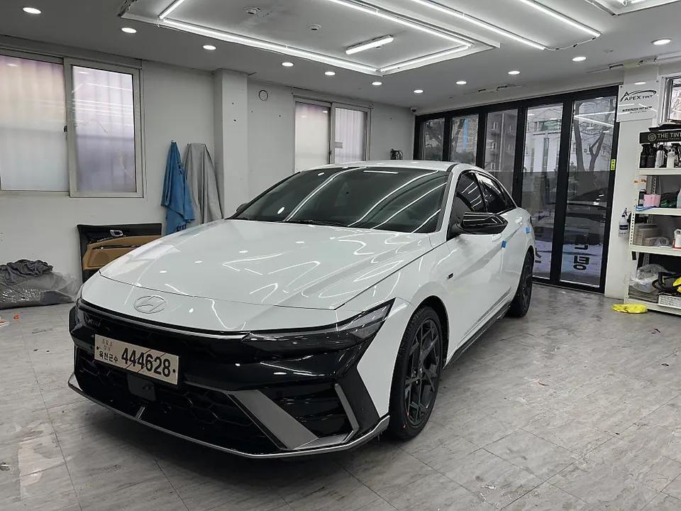 Hyundai Elantra CN7のカーフィルム施工事例 施工写真 5