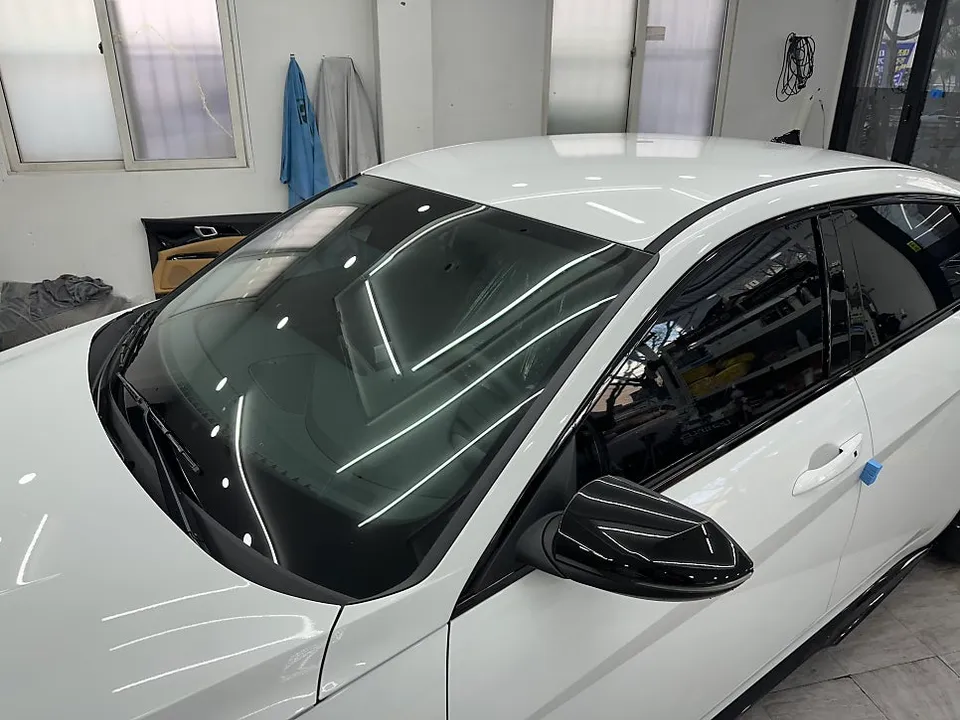 Hyundai Elantra CN7のカーフィルム施工事例 施工写真 6