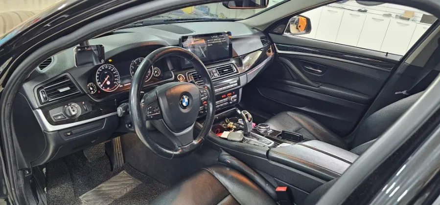 BMW 5 Series F10のカーフィルム施工事例｜費用目安・仕上がり 施工写真 3-2