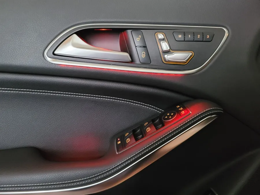 Mercedes-Benz CLA ambient lighting - Mercedes-Benz CLA Ambient Lighting Review: Cost & Results photo 3