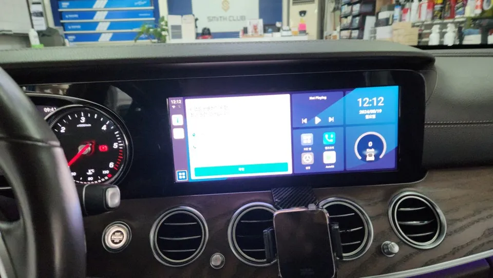 Mercedes-Benz E-Class W213のAndroid Auto・CarPlay取付事例 写真