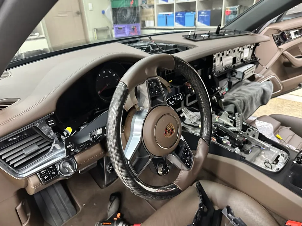 Porsche Panamera 971のAndroid Auto・CarPlay取付事例 施工写真 1-2