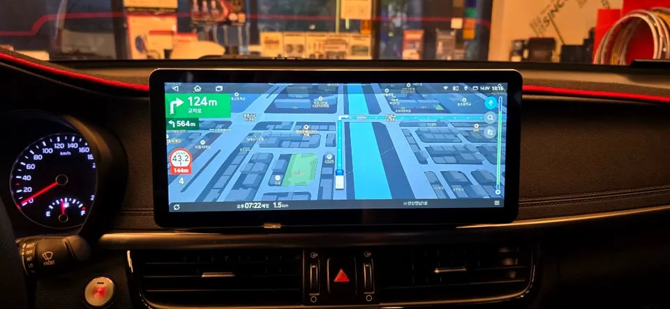 Kia K5のAndroid Auto・CarPlay取付事例 施工写真 3-2
