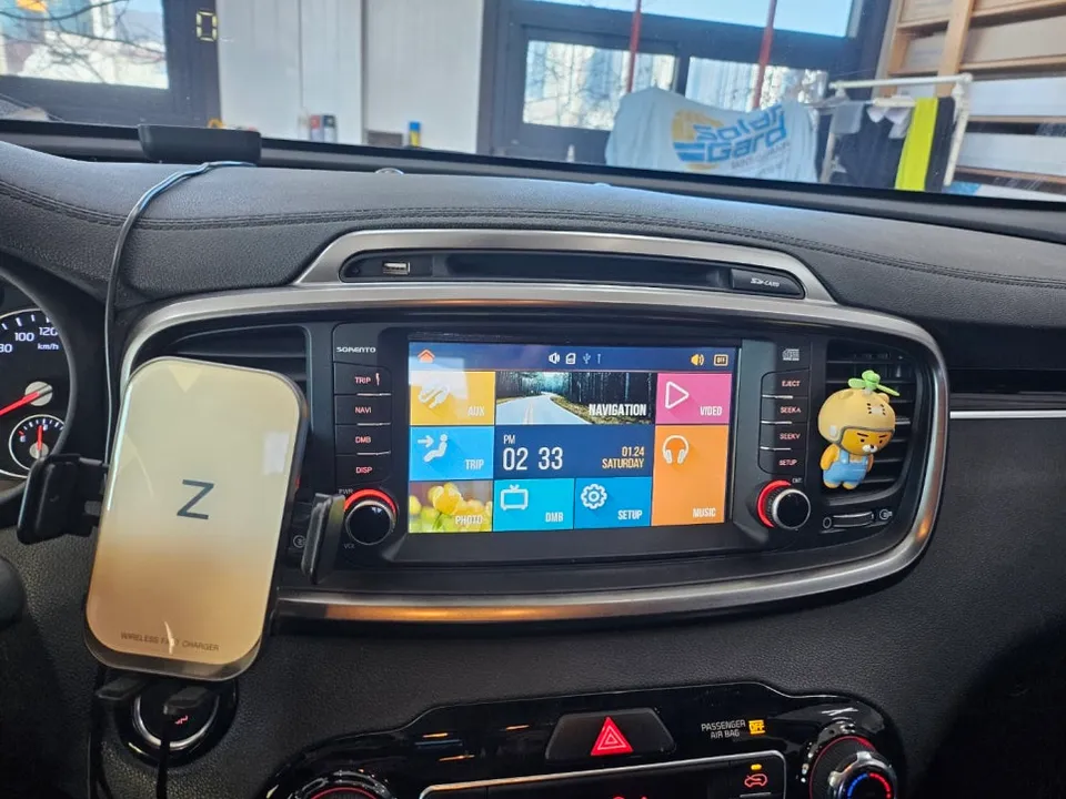 Kia Sorento MQ4のAndroid Auto・CarPlay取付事例 施工写真 4-1