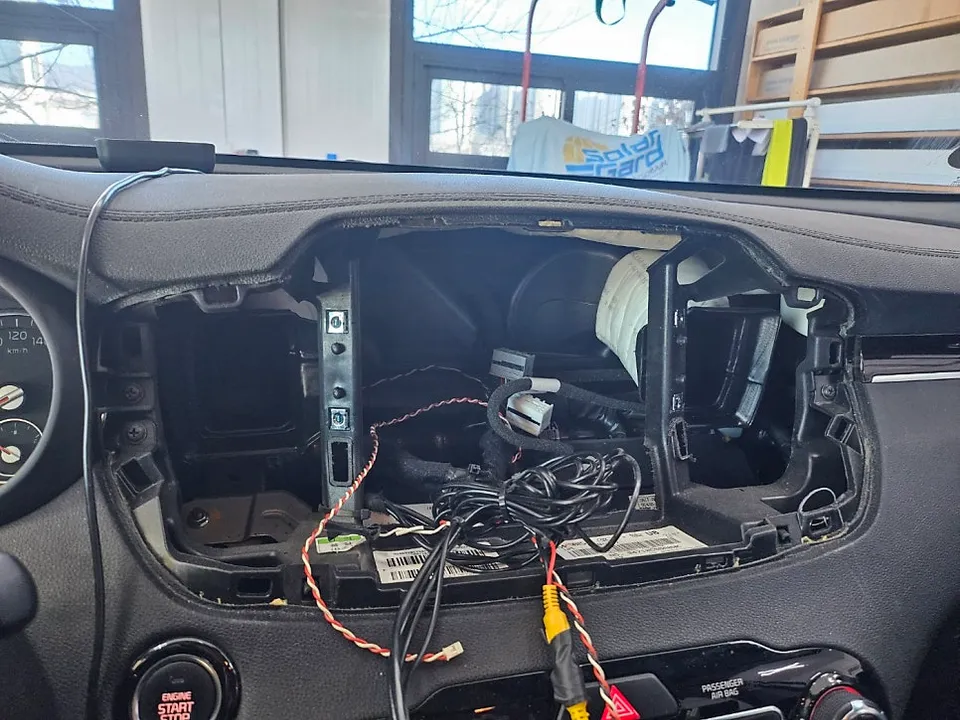 Kia Sorento MQ4のAndroid Auto・CarPlay取付事例 施工写真 1-2