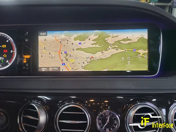 Mercedes-Benz S-Class W222のドラレコ取付事例|費用目安・仕上がり 施工写真 2-1