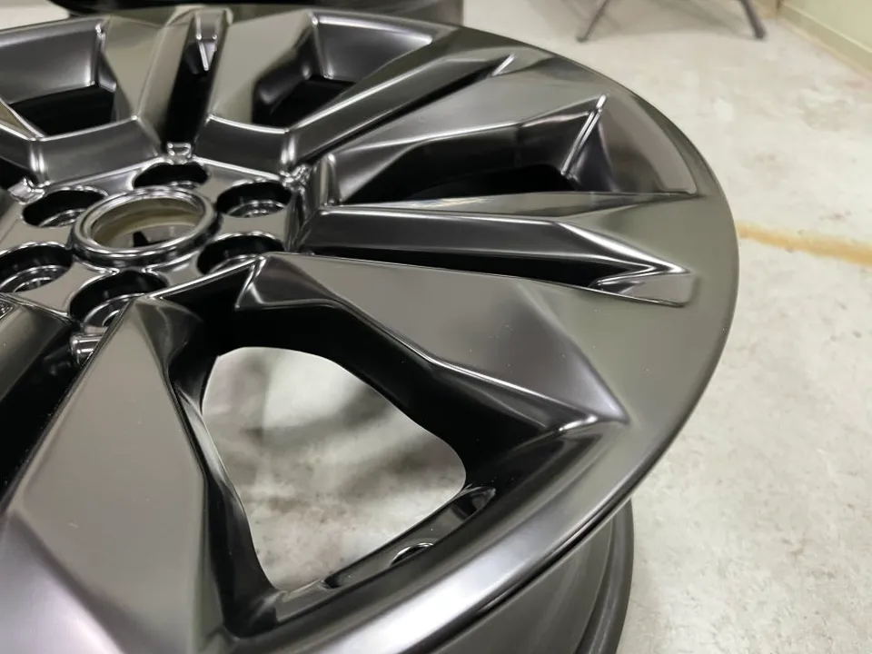 Kia Mohaveのホイールリペア・塗装事例 施工写真 4-2