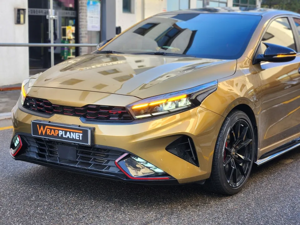 Kia K3 GTのカーラッピング事例｜費用目安・仕上がり 施工写真 2-3