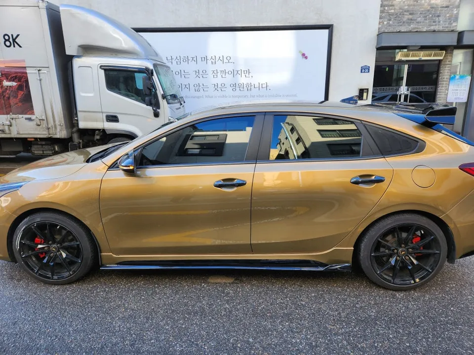 Kia K3 GTのカーラッピング事例｜費用目安・仕上がり 施工写真 3-3