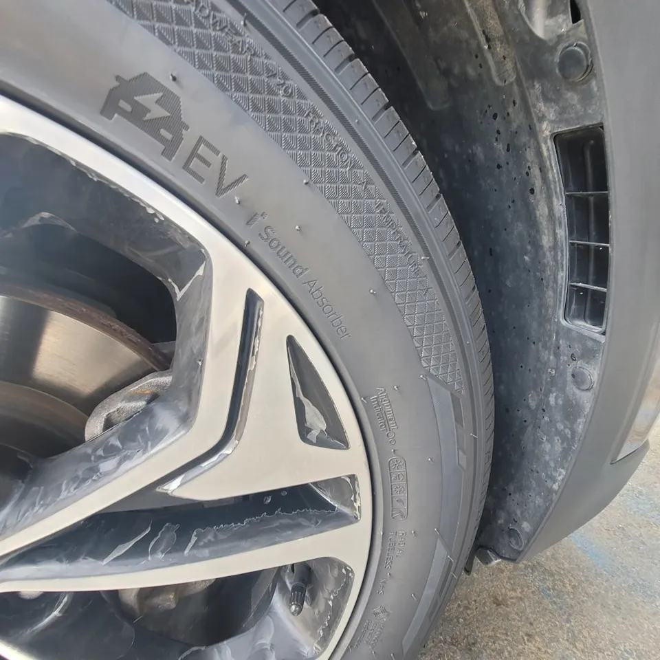 Hyundai Santa Feのホイールリペア・塗装事例 施工写真 4-1
