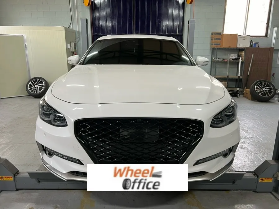 Hyundai Azera wheel repair - Hyundai Azera Wheel Repair & Painting Review — Glossy Black Finis photo 3