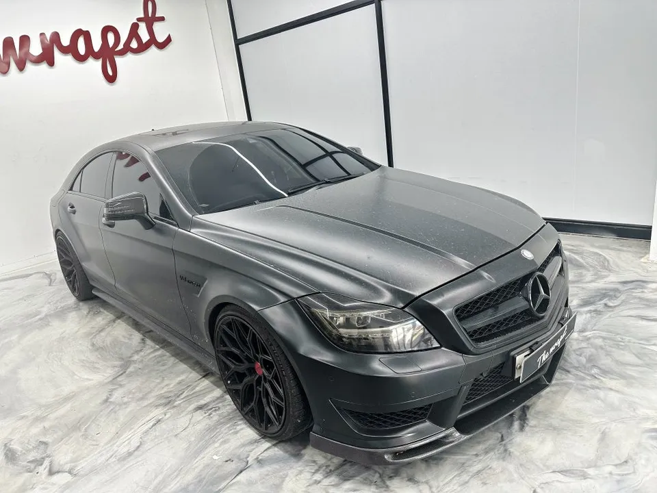 Mercedes-Benz CLS63 AMGのカーラッピング事例|費用目安・仕上がり 施工写真 1-1