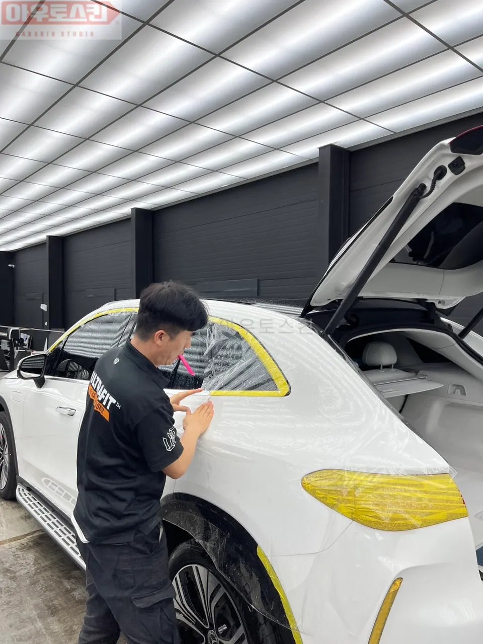 Mercedes-Benz EQEのPPF施工事例｜費用目安と仕上がり 施工写真 1-2