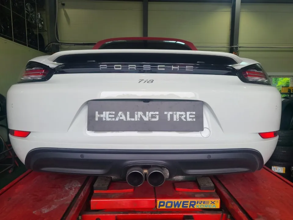 Porsche Boxsterのホイールリペア・塗装事例 施工写真 1-1