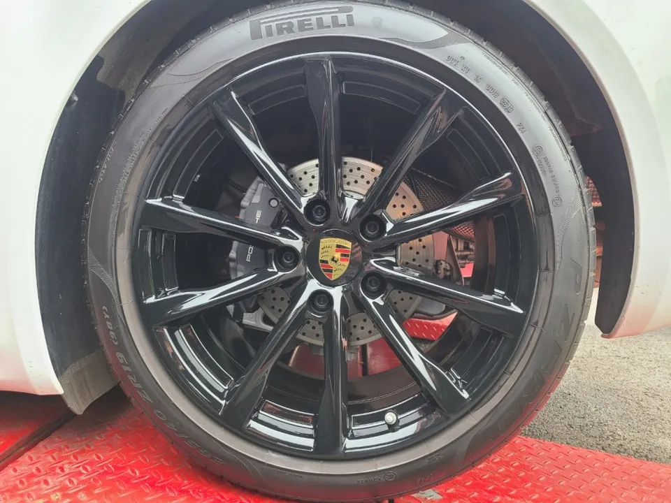 Porsche Boxsterのホイールリペア・塗装事例 施工写真 4-2