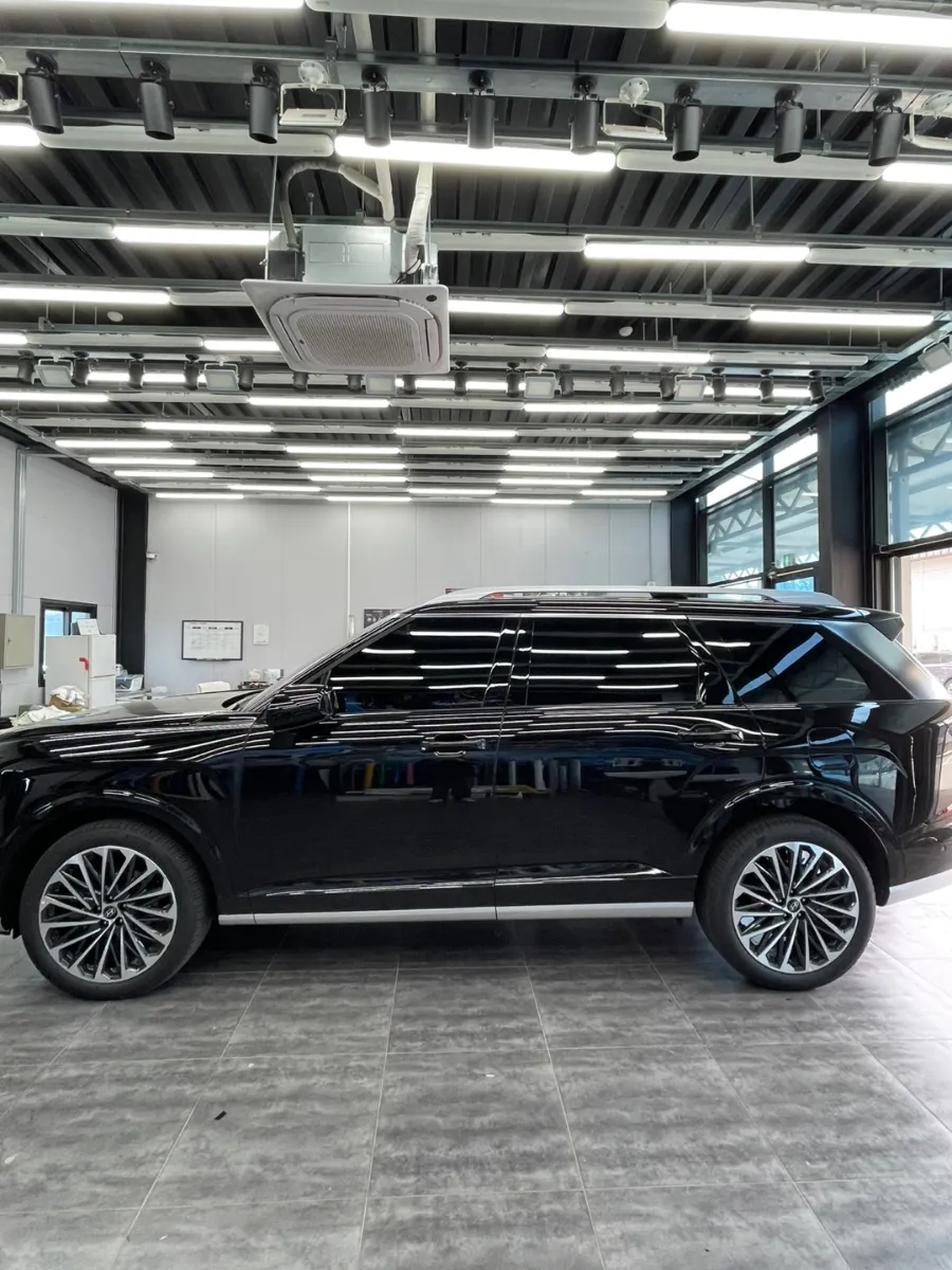 Hyundai Palisadeのカーラッピング事例｜クローム除去で印象激変 施工写真 2-2