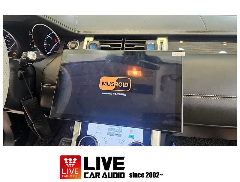 Land Rover EvoqueのAndroid Auto・CarPlay取付事例 施工写真 2-2