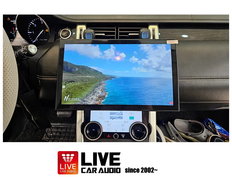 Land Rover EvoqueのAndroid Auto・CarPlay取付事例 施工写真 4-2