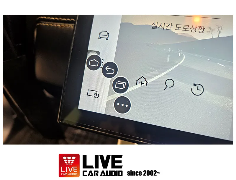 Land Rover EvoqueのAndroid Auto・CarPlay取付事例 施工写真 1-3