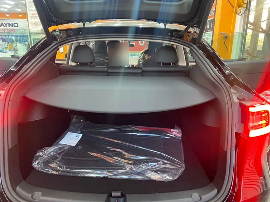 Tesla Model Yのカーフィルム施工事例｜費用目安・仕上がり 施工写真 3-1