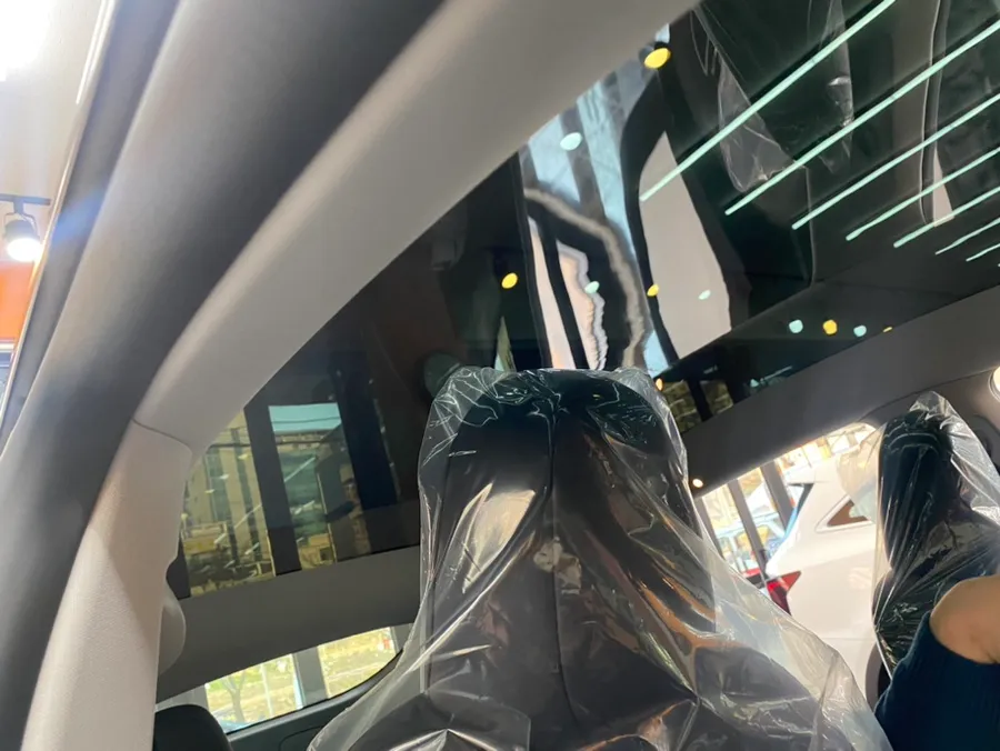 Tesla Model Yのカーフィルム施工事例｜費用目安・仕上がり 施工写真 1-3