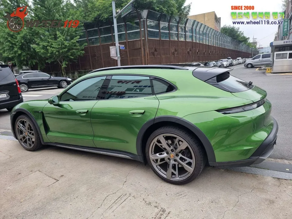 Porsche Taycan Wheel Repair Review — Curb Rash Flawlessly Restore photo 4