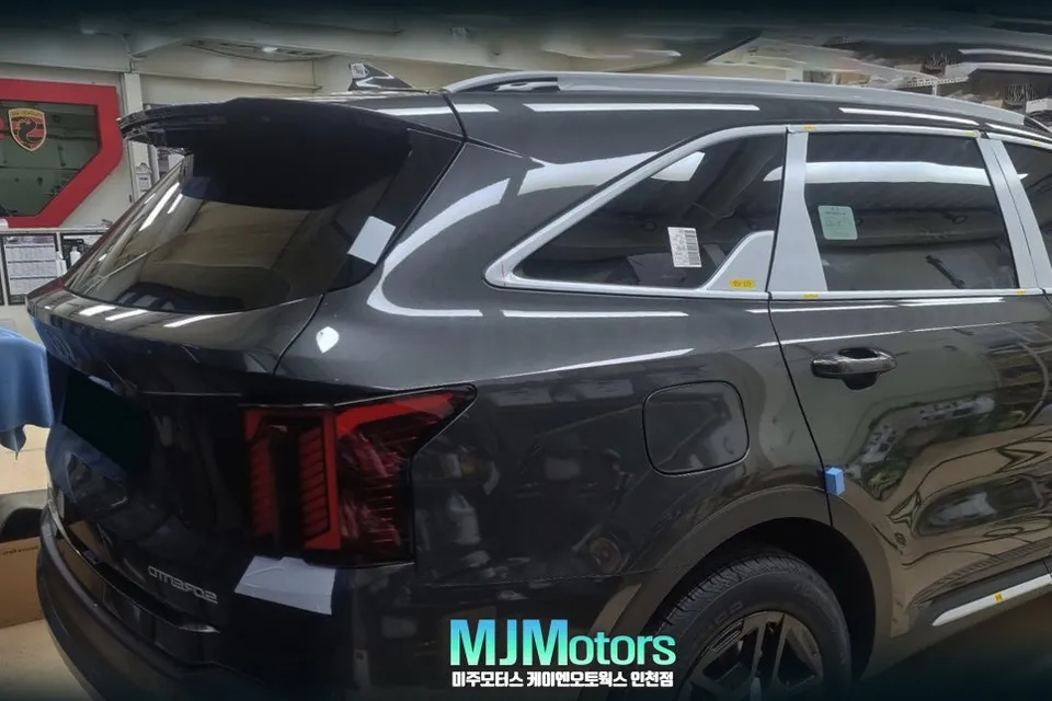 Kia Sorentoのカーフィルム施工事例|費用目安・仕上がり 施工写真 1-2