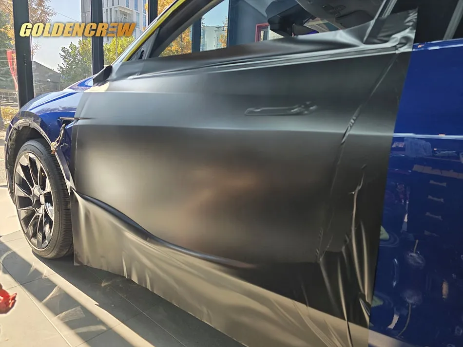 Tesla Model Yのカーラッピング事例|サテンブラックの高級感 施工写真 1-3