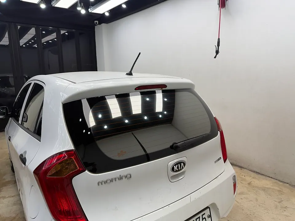 Kia Morningのカーフィルム施工事例|費用目安と仕上がり 施工写真 3-2