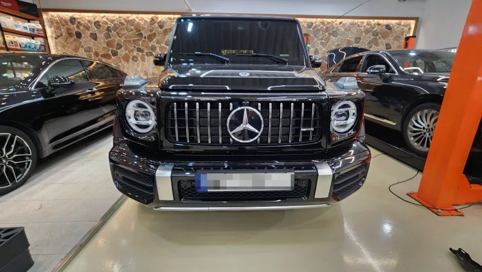 Mercedes-Benz G-Wagon G63 AMG interior customization installation result