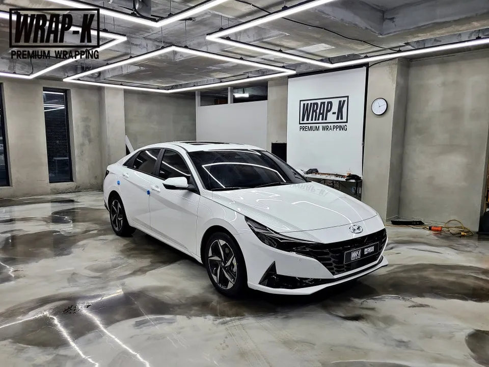 Hyundai Elantraのカーラッピング事例|費用目安・仕上がり 施工写真 2-1
