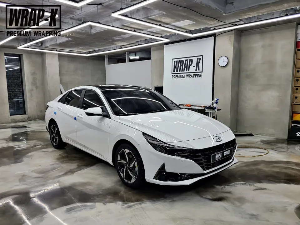 Hyundai Elantraのカーラッピング事例|費用目安・仕上がり 施工写真 1-2