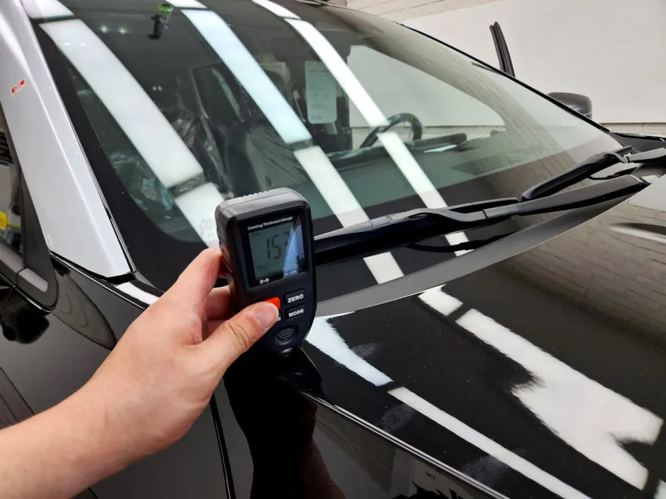 Kia Carnivalのカーフィルム施工事例|断熱・UVカット効果 施工写真 2-3