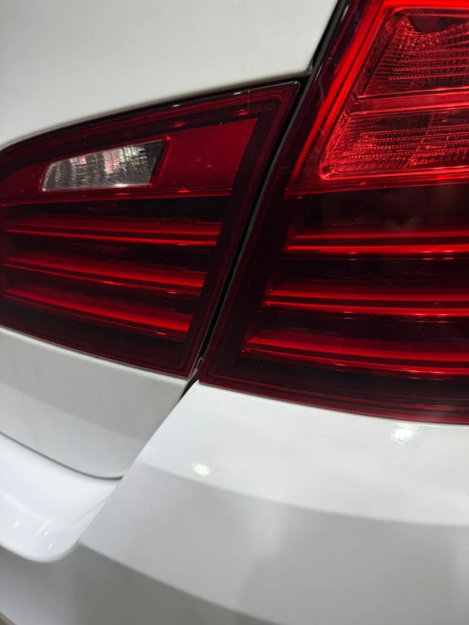 BMW 5 Seriesのカーラッピング事例|費用目安と仕上がり 施工写真 3-2