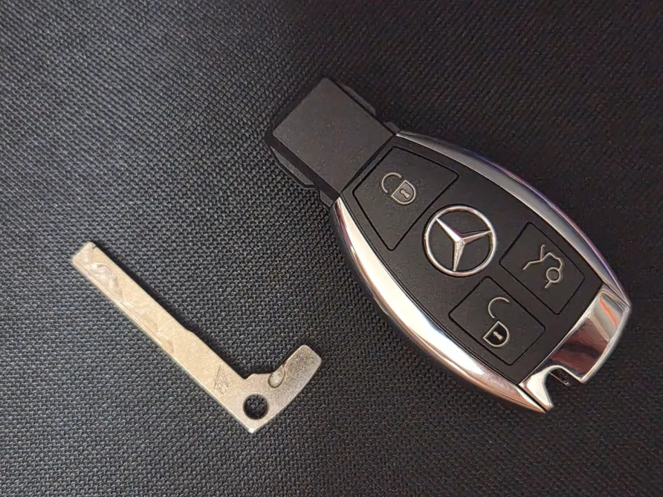 Mercedes-Benz C-Class Coupe oem options installation result