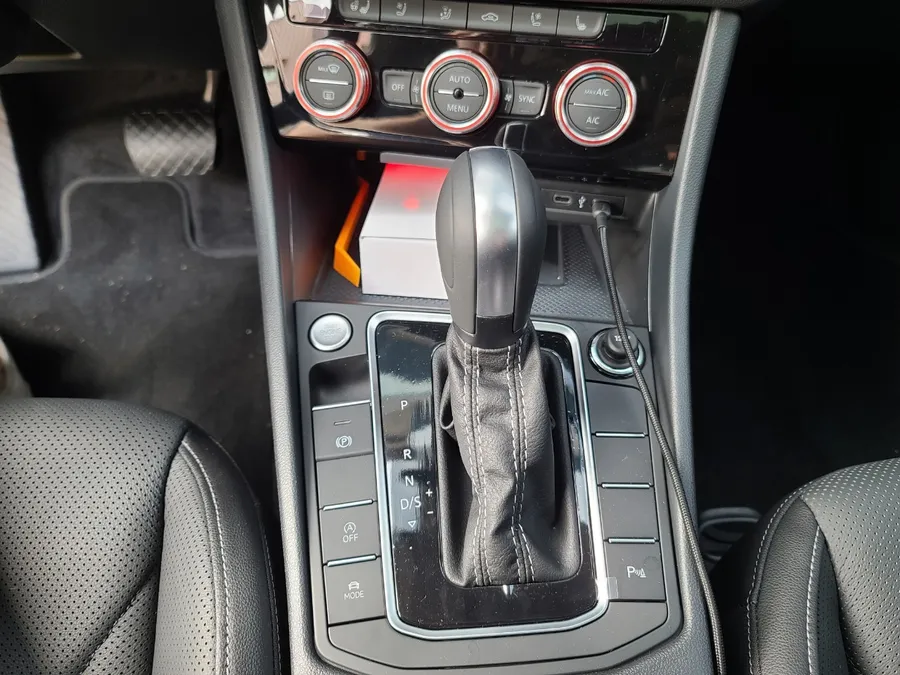 Volkswagen Arteon LED Gear Shift Knob Customization Review photo 2