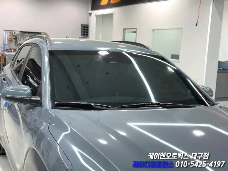 Hyundai Konaのカーフィルム施工事例 施工写真 2