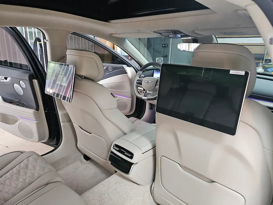 Genesis G80 oem options - Genesis G80 OEM Options Review: Rear Monitor Cost photo 5