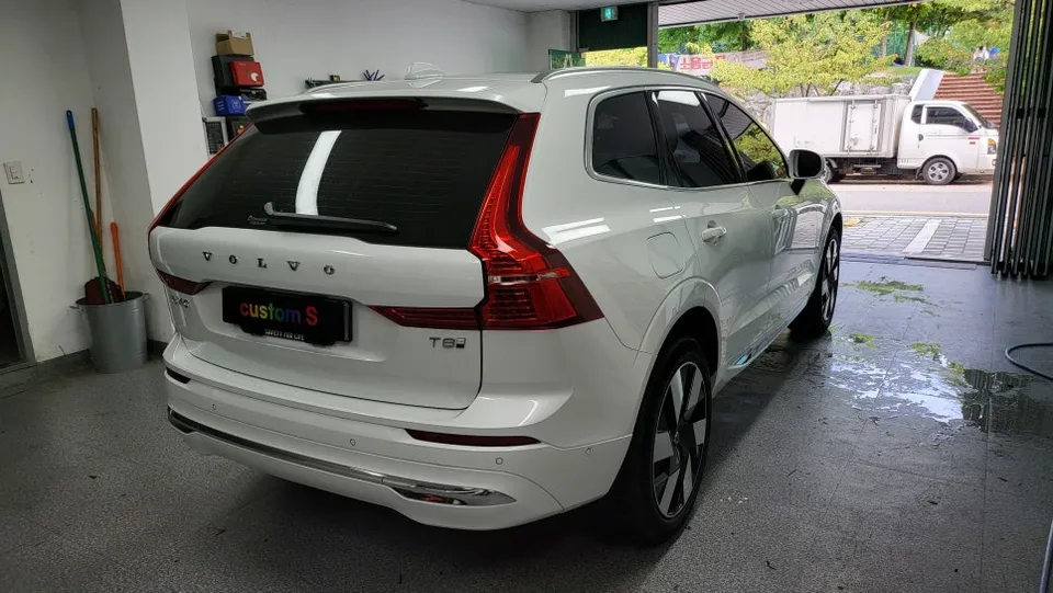 Volvo XC60 PPF施工事例｜部分施工の費用と仕上がり 施工写真 3-1