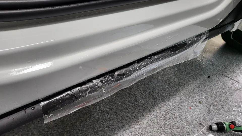 Volvo XC60 PPF施工事例｜部分施工の費用と仕上がり 施工写真 3-2